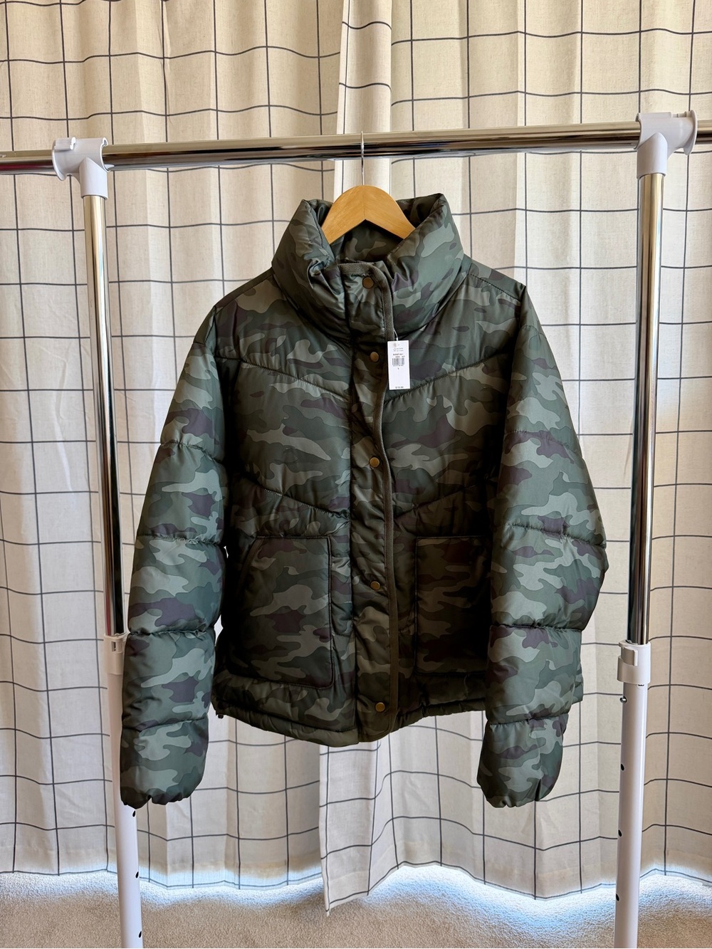 Old Navy Women’s Camo Puffer Jacket Large Green Quilted Winter Coat